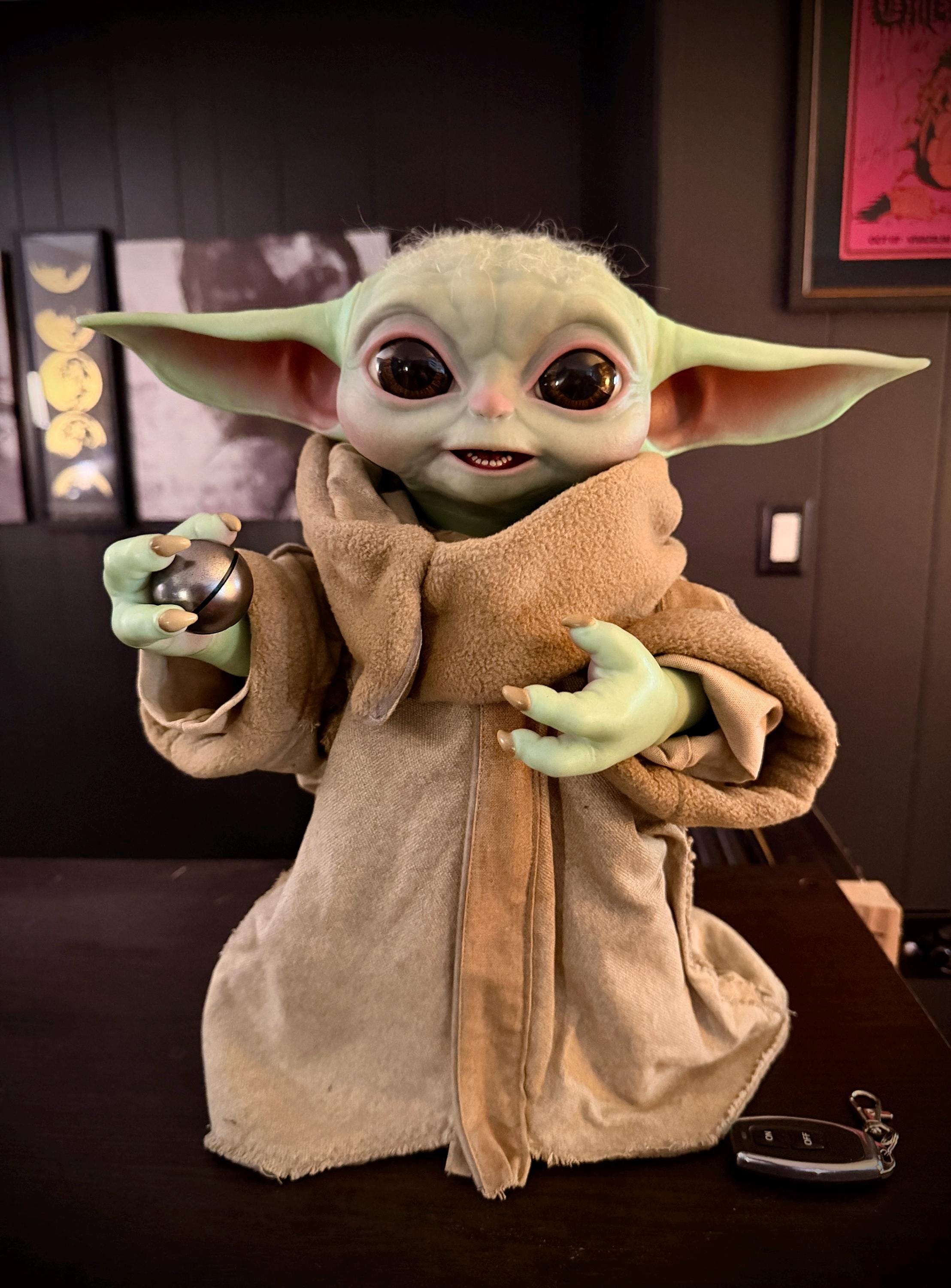 Animatronic life-size Grogu, 7-Axis animation, "Troop-Ready" Companion with Integrated Sound